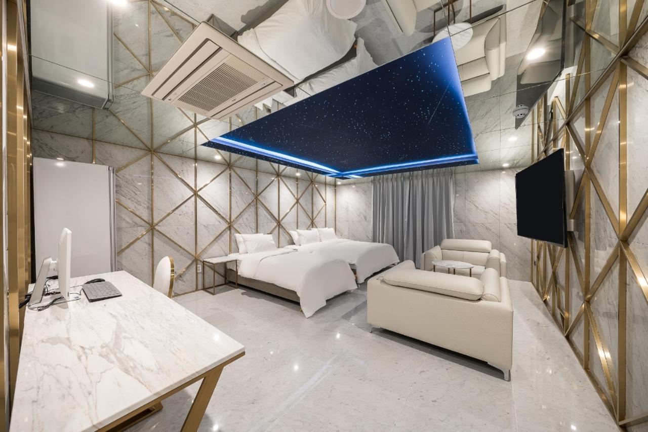 Amourex Seoul Bagian luar foto